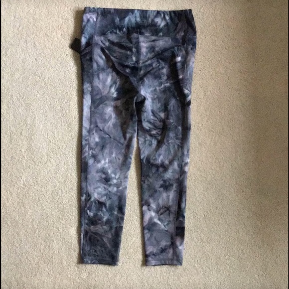 SOLD - Bebe Sport Grey Tie Dye Ankle Length Leggings - XL - NWT - Picture 8 of 10